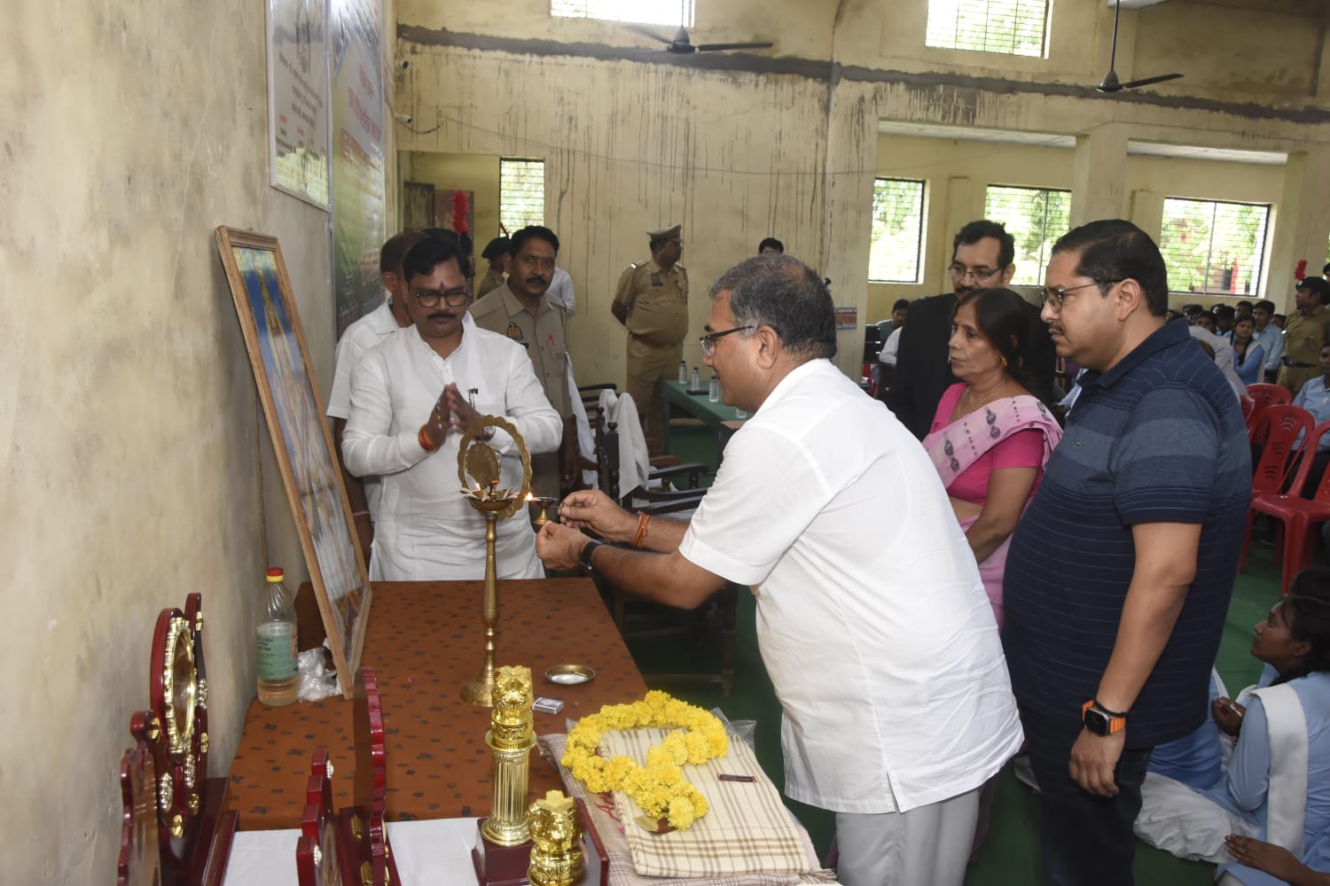 https://www.amarshahidintercollegebewar.in.rashicreation.in/uploads/slider/687cf18a5cd2a.jpg